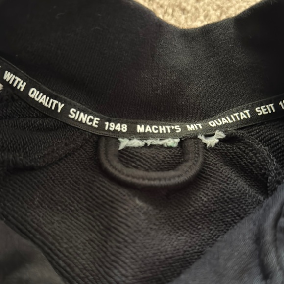 💜 3 for $10 Puma Black and Gray Sweatshirt with Sporty Design - Picture 2 of 2